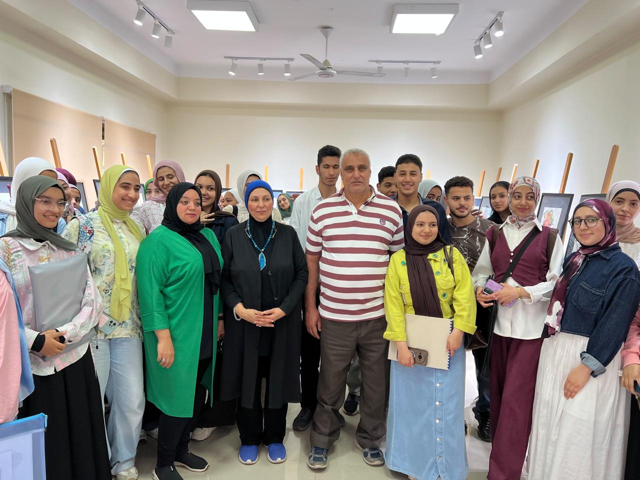 افتتاح المعرض الفني «رؤى تشكيلية لمفردات من عناصر الطبيعة» بكلية الفنون التطبيقية جامعة طنطا